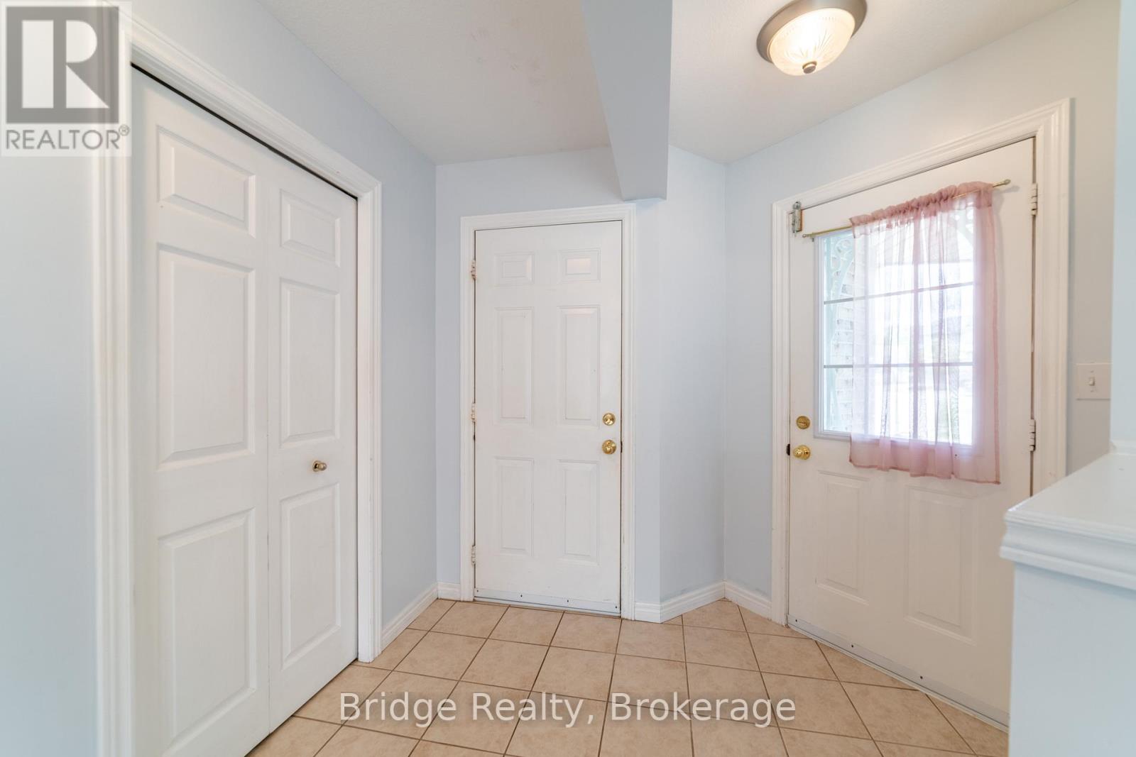 551 Ontario Street, Woodstock, Ontario  N4V 1H2 - Photo 6 - X12316099