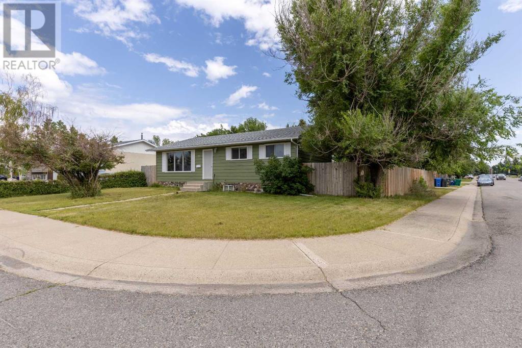 Property at 75 Pensacola Court W image 2