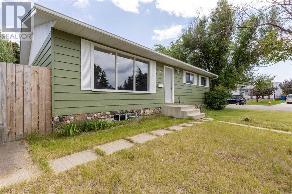 Property at 75 Pensacola Court W image 3