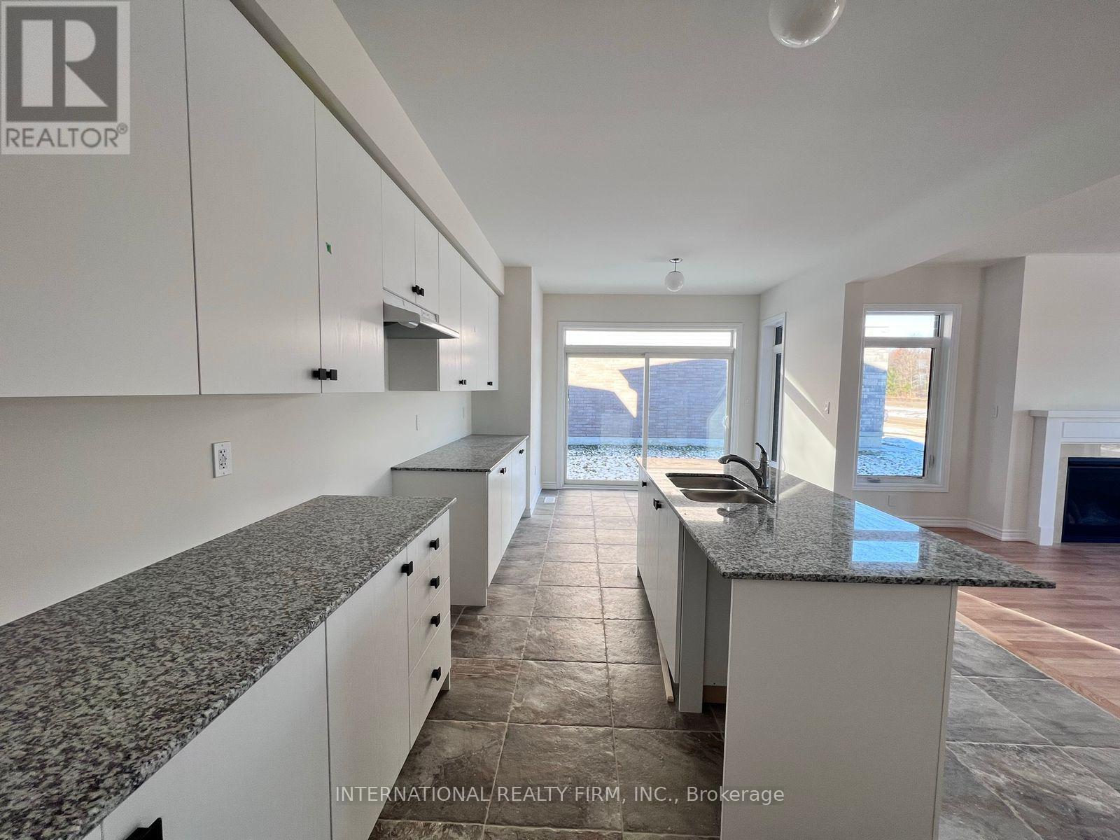 8 Zaba Road, Barrie, Ontario  L9J 0L9 - Photo 10 - S12316020