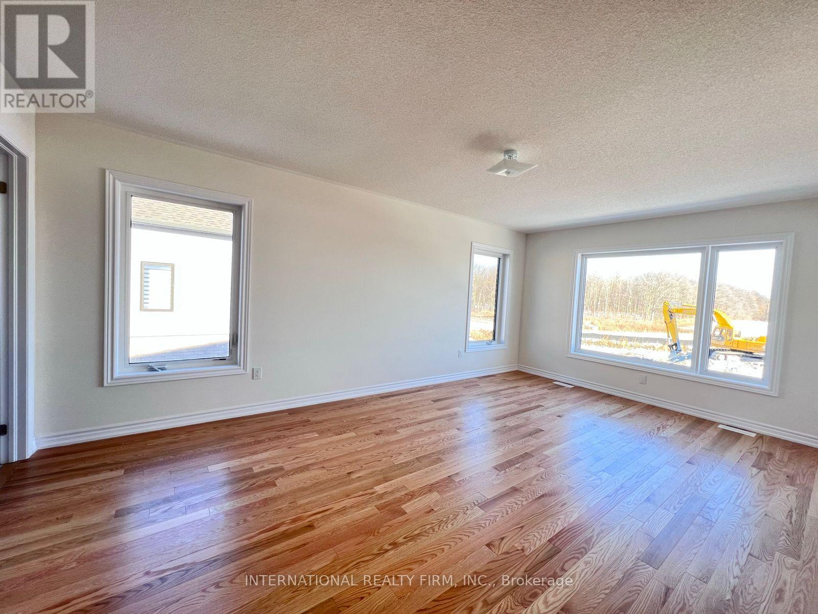 8 Zaba Road, Barrie, Ontario  L9J 0L9 - Photo 18 - S12316020