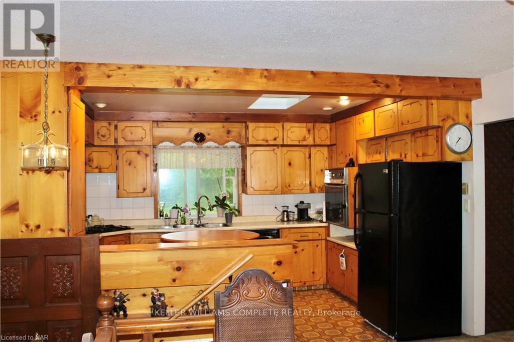 150 Merritt Road, Pelham (Fonthill), Ontario  L3B 5N5 - Photo 19 - X12316092