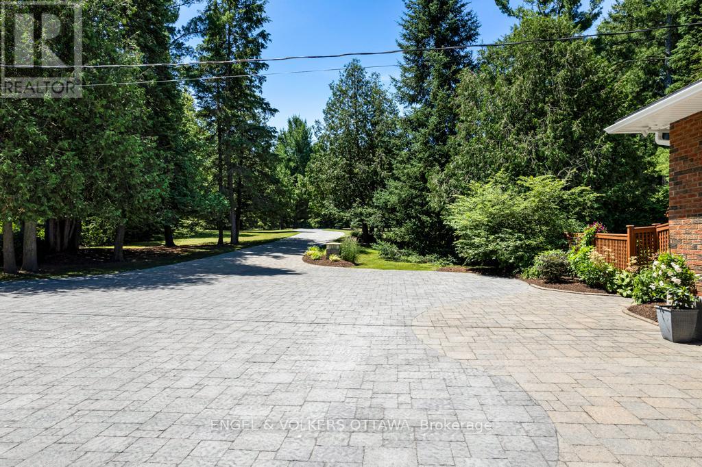 Property at 656 SPRUCE RIDGE ROAD image 3
