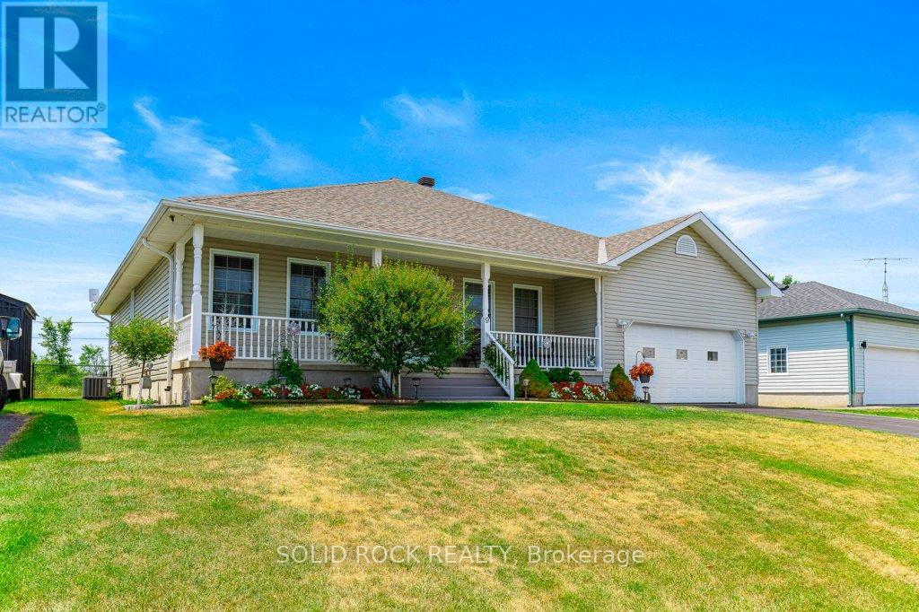 9 Grove Street, South Dundas, Ontario  K0E 1K0 - Photo 4 - X12316050