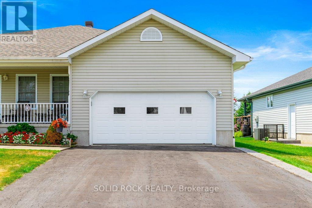 9 Grove Street, South Dundas, Ontario  K0E 1K0 - Photo 7 - X12316050