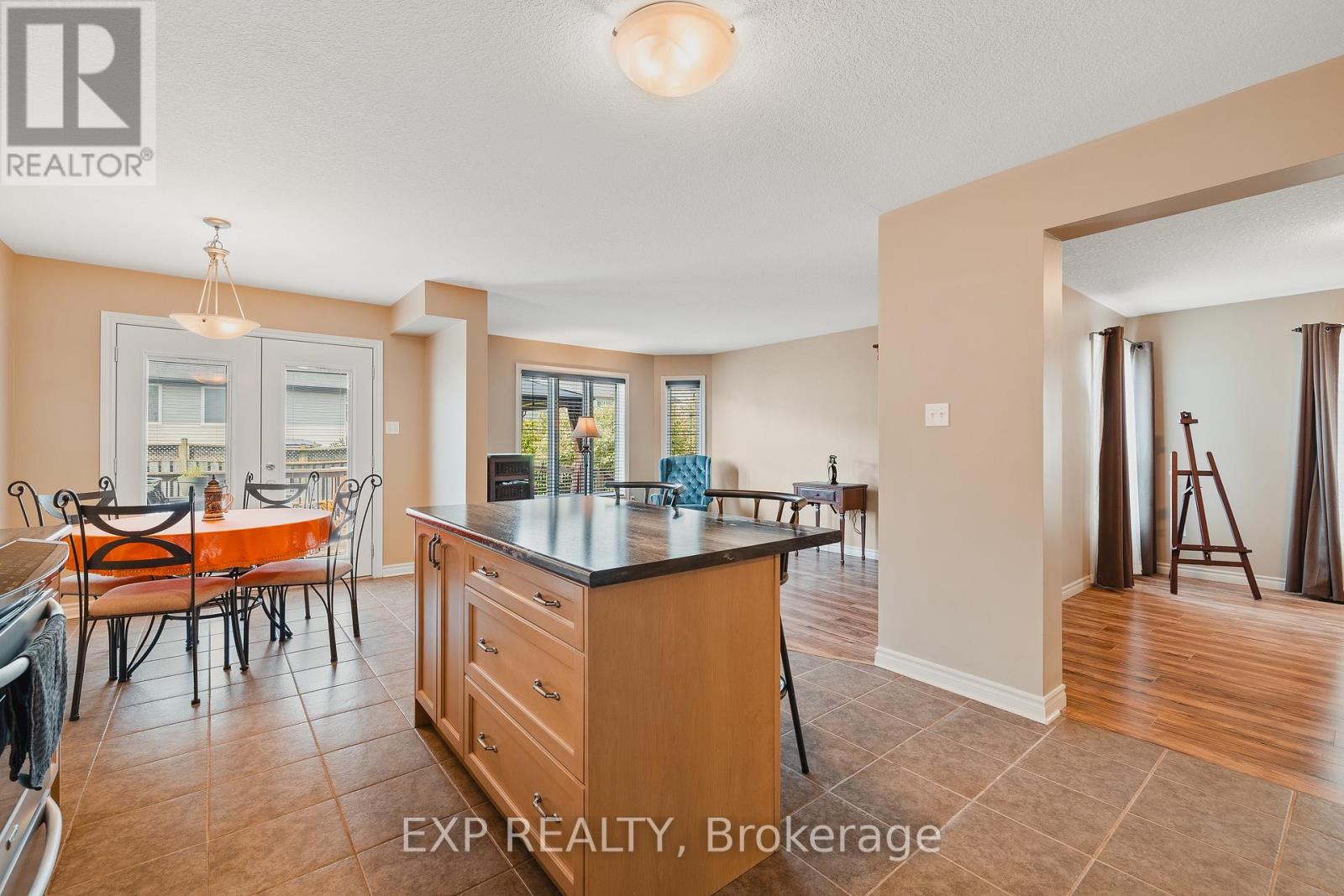 Property at 98 RIEHM STREET image 5