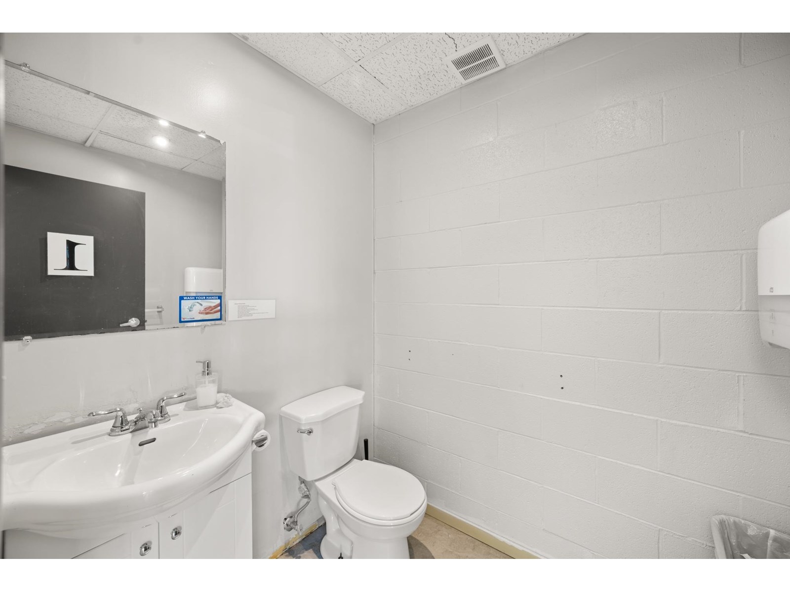 5784 203 Street, Langley, British Columbia  V3A 4H9 - Photo 8 - C8071143