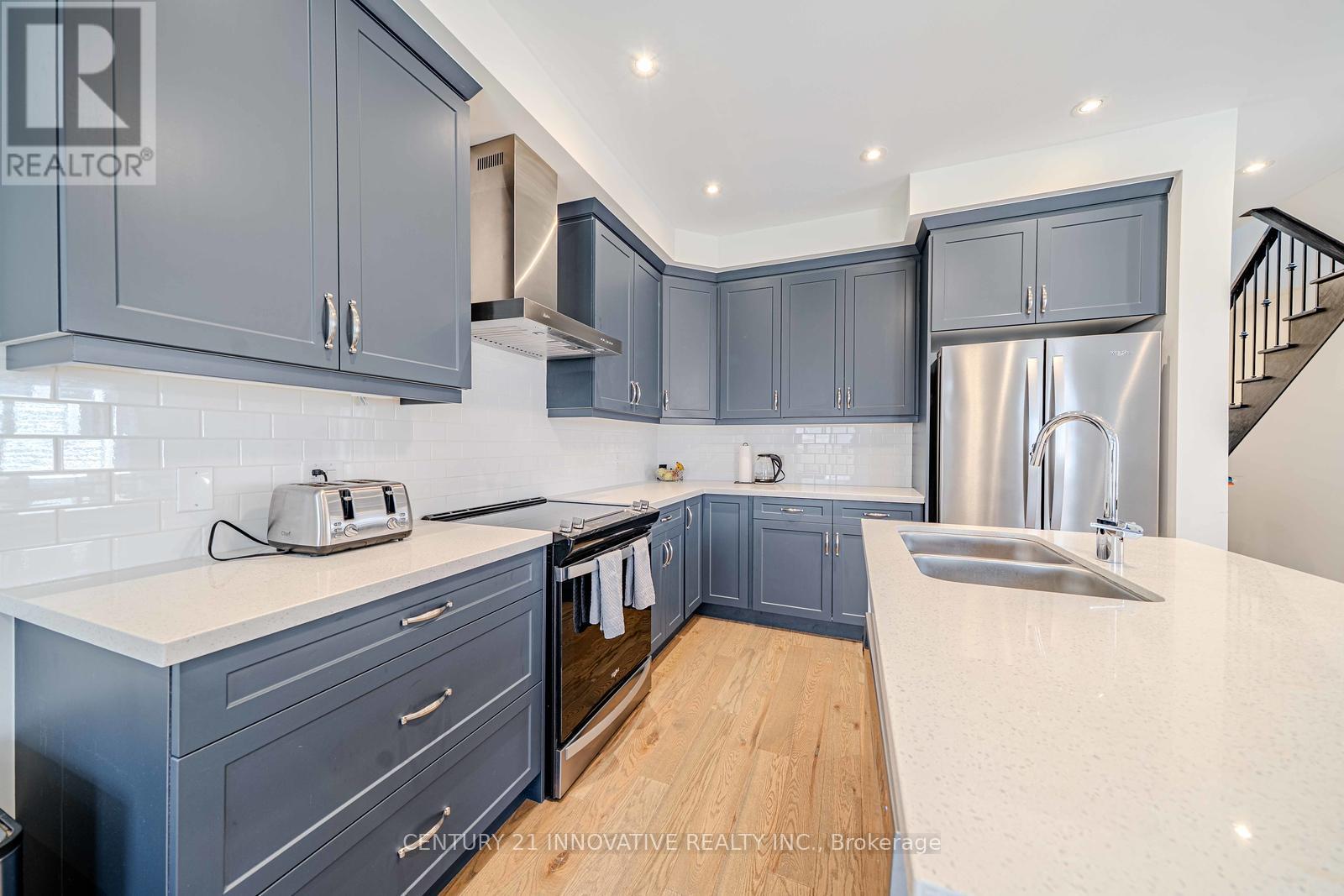 110 Dorian Drive, Whitby, Ontario  L1P 0C8 - Photo 10 - E12316086