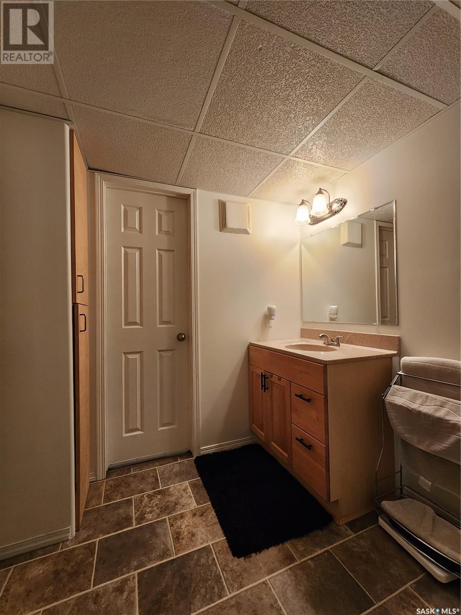 559 6th Avenue W, Melville, Saskatchewan  S0A 2P0 - Photo 37 - SK014161