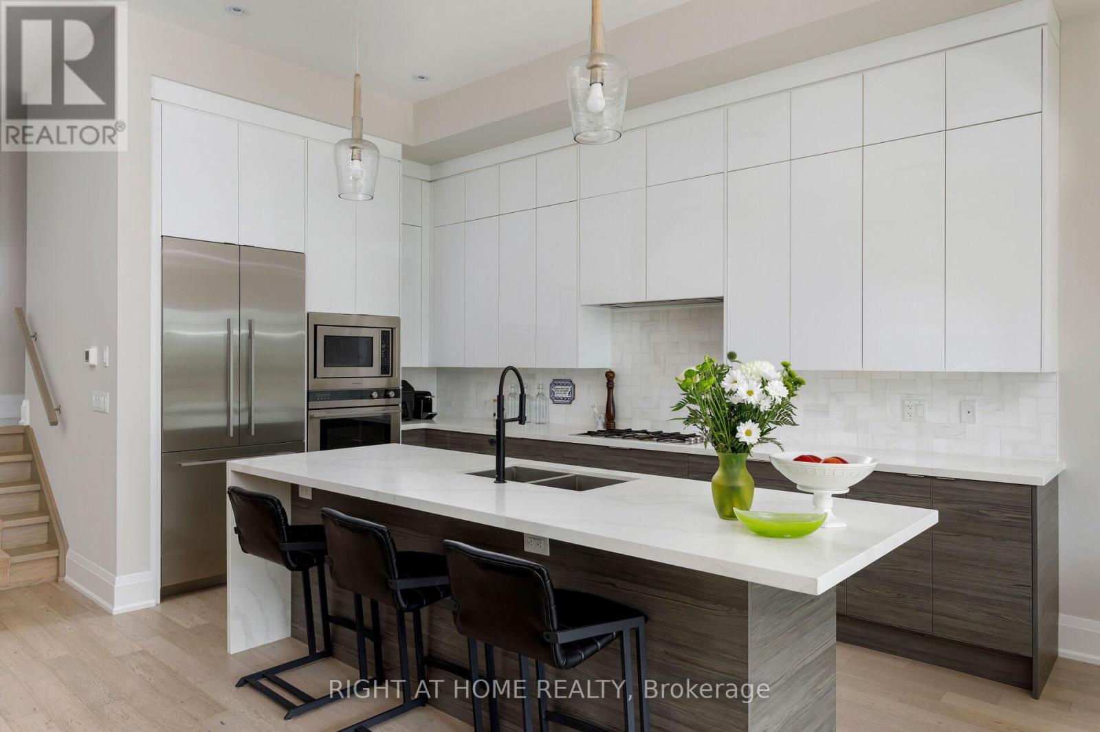 175 Hay Avenue, Toronto, Ontario  M8Z 1G3 - Photo 10 - W12316046