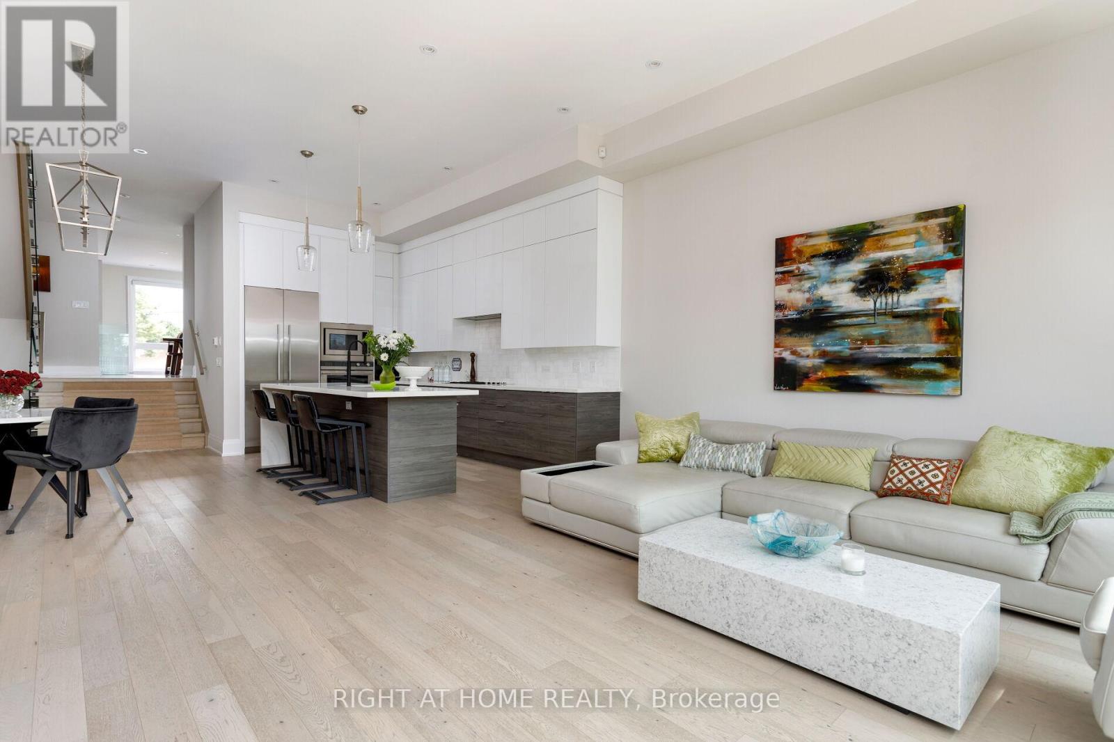 175 Hay Avenue, Toronto, Ontario  M8Z 1G3 - Photo 13 - W12316046