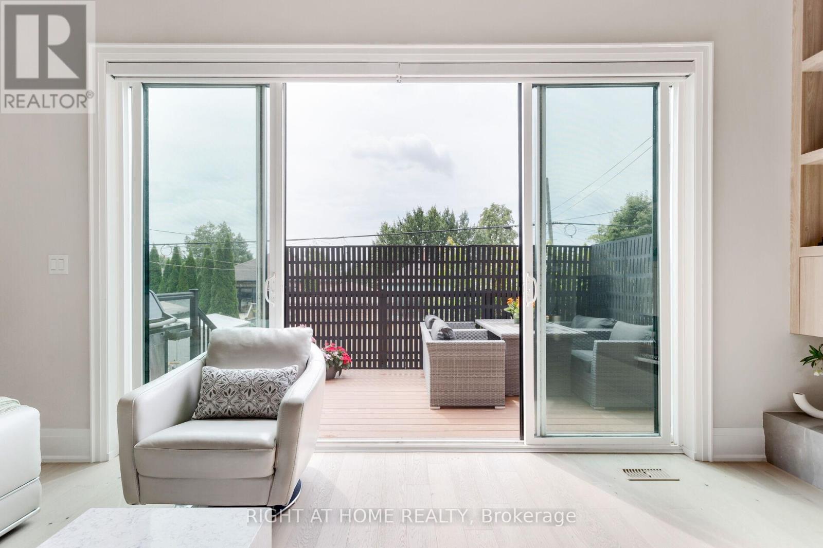 175 Hay Avenue, Toronto, Ontario  M8Z 1G3 - Photo 15 - W12316046