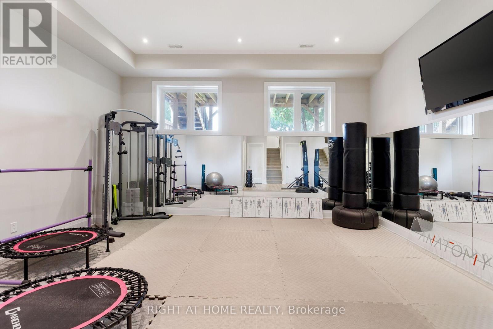 175 Hay Avenue, Toronto, Ontario  M8Z 1G3 - Photo 31 - W12316046