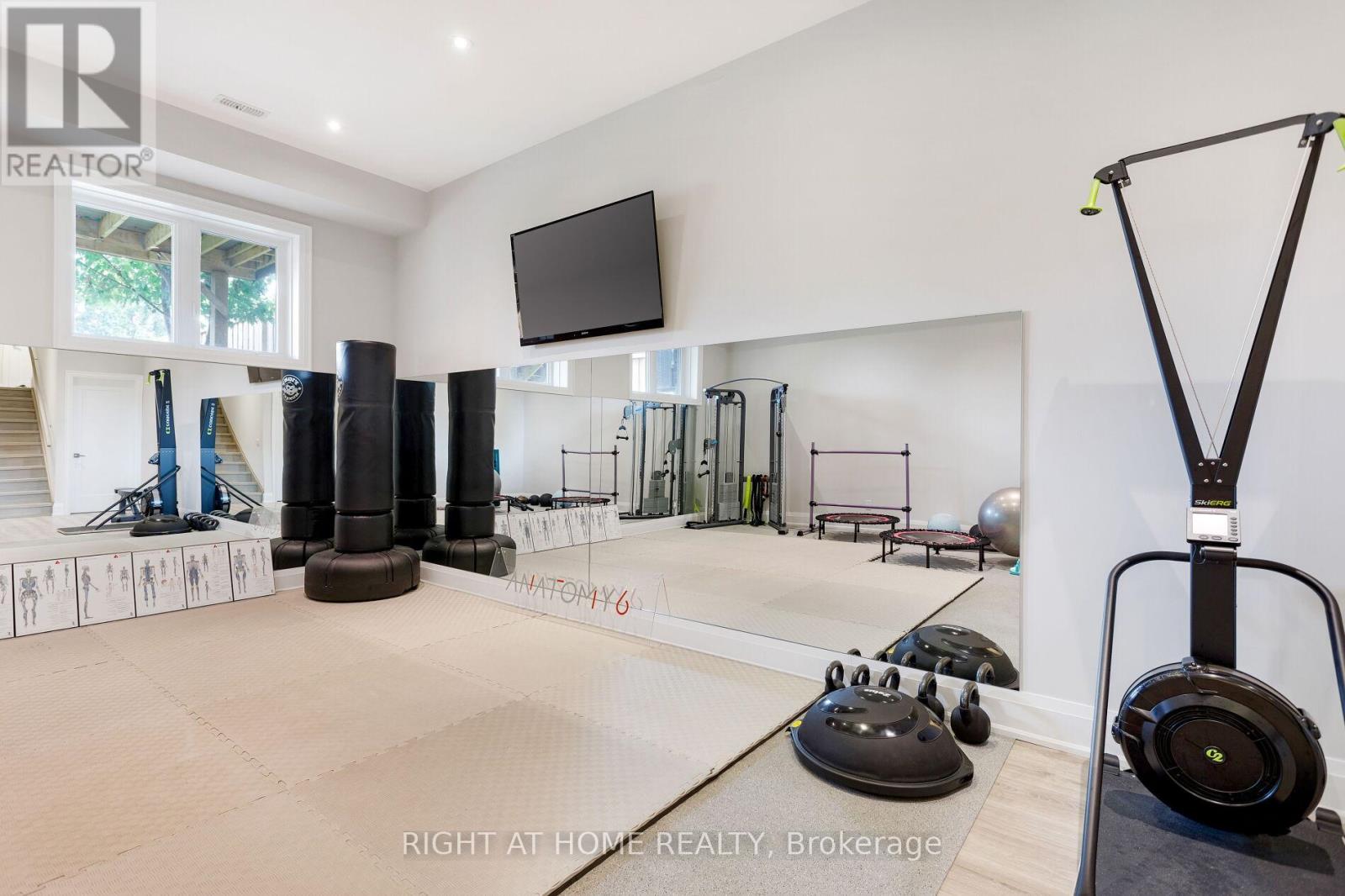 175 Hay Avenue, Toronto, Ontario  M8Z 1G3 - Photo 32 - W12316046