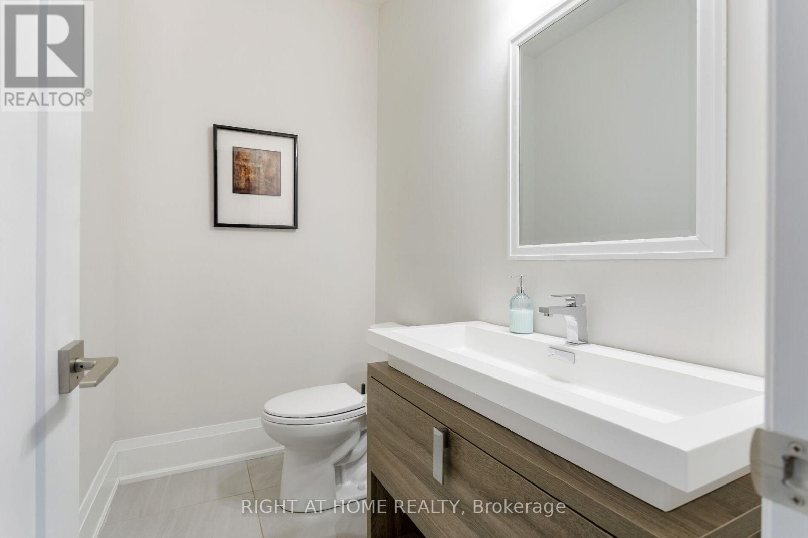 175 Hay Avenue, Toronto, Ontario  M8Z 1G3 - Photo 34 - W12316046