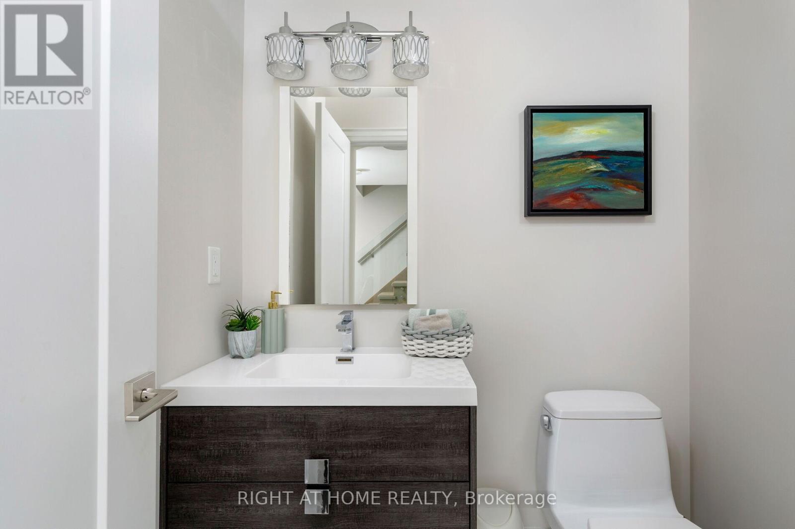 175 Hay Avenue, Toronto, Ontario  M8Z 1G3 - Photo 6 - W12316046