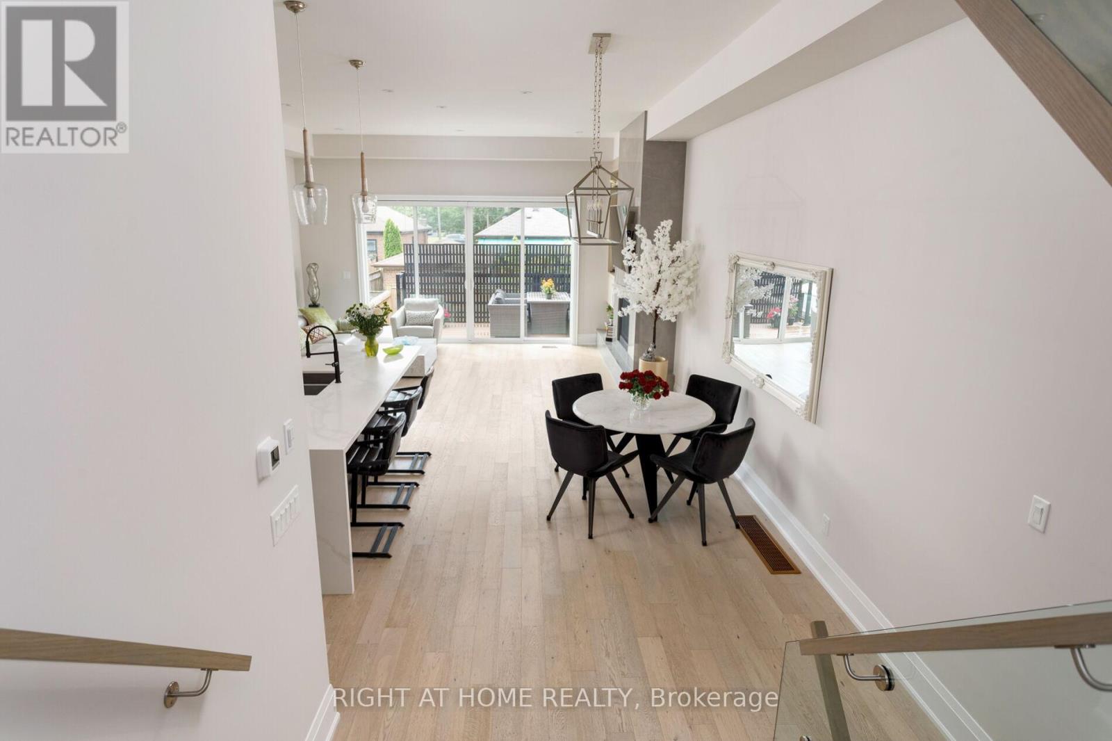 175 Hay Avenue, Toronto, Ontario  M8Z 1G3 - Photo 7 - W12316046