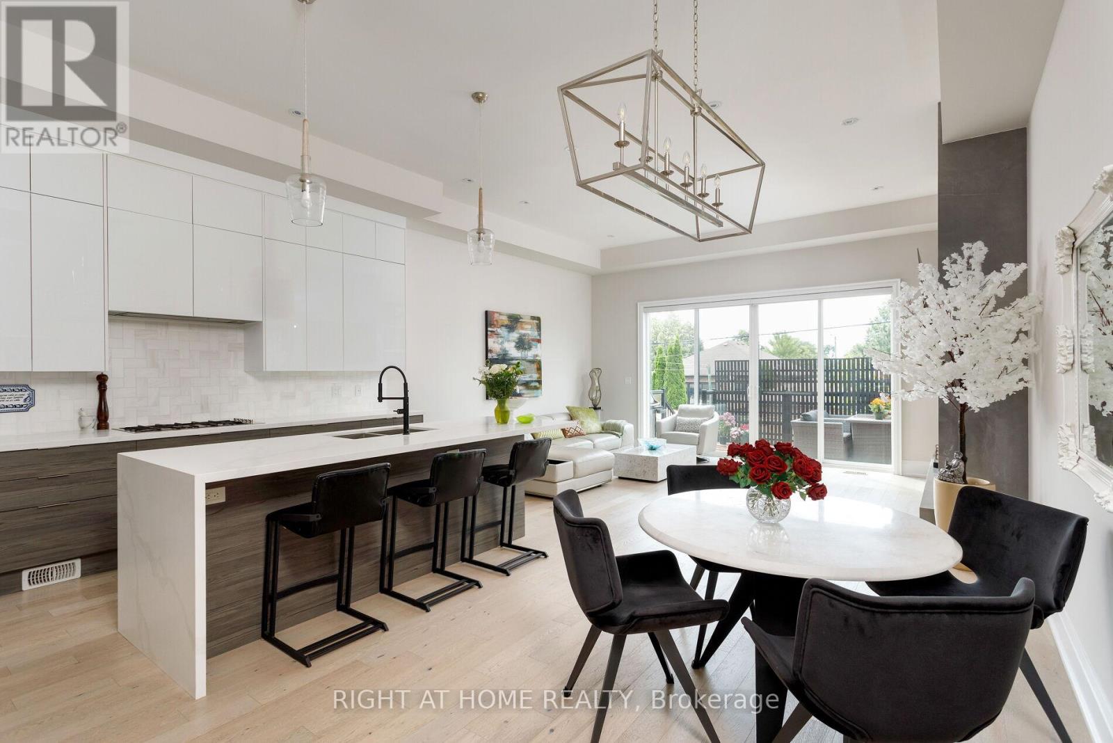 175 Hay Avenue, Toronto, Ontario  M8Z 1G3 - Photo 9 - W12316046