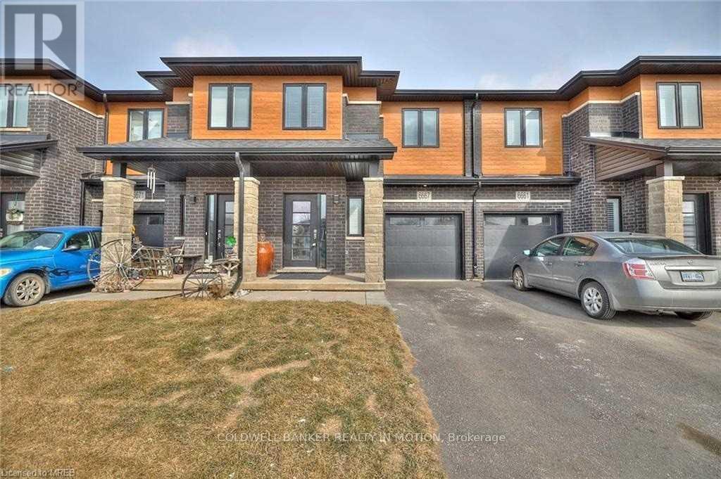 6667 Cropp Street, Niagara Falls, Ontario  L2E 7B3 - Photo 5 - X12316109