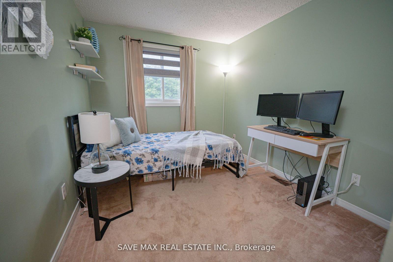 92 Highland Crescent, Kitchener, Ontario  N2M 5C1 - Photo 14 - X12316142