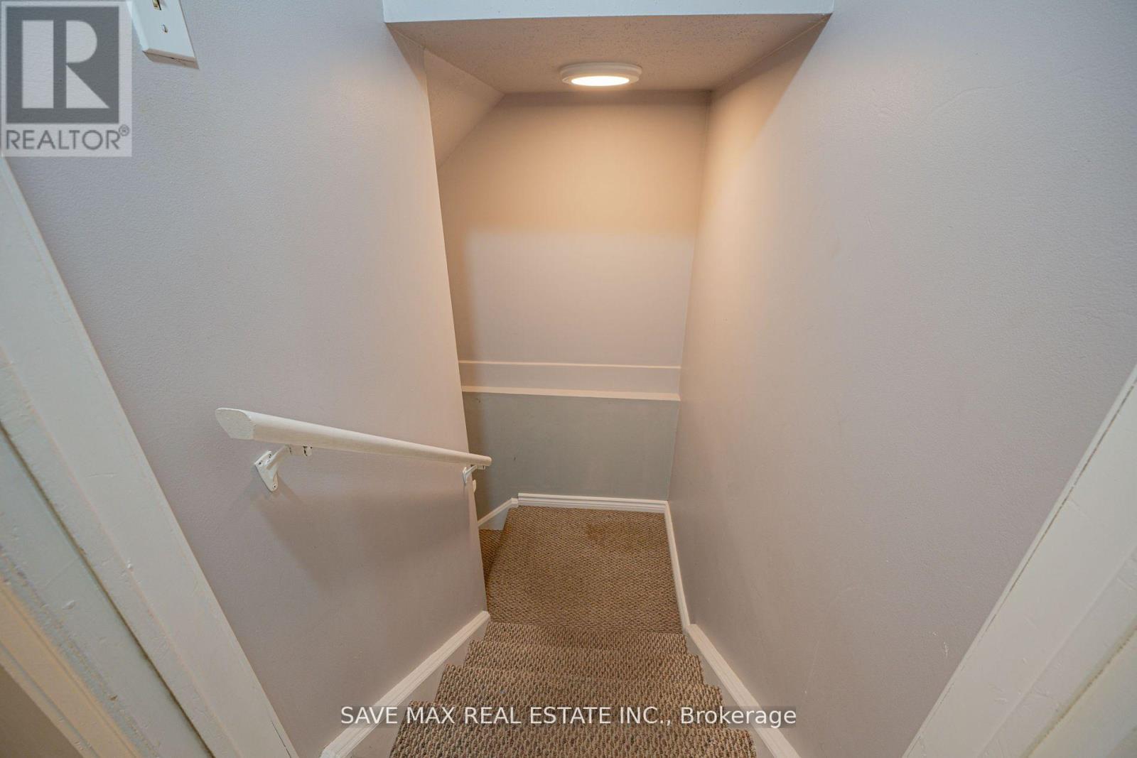 92 Highland Crescent, Kitchener, Ontario  N2M 5C1 - Photo 17 - X12316142