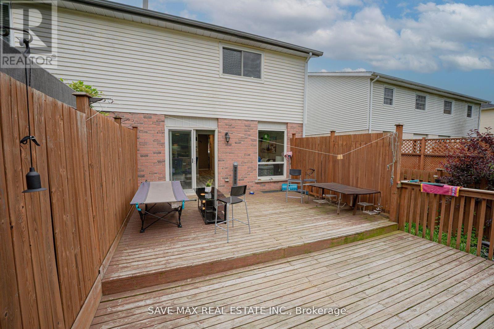 92 Highland Crescent, Kitchener, Ontario  N2M 5C1 - Photo 23 - X12316142