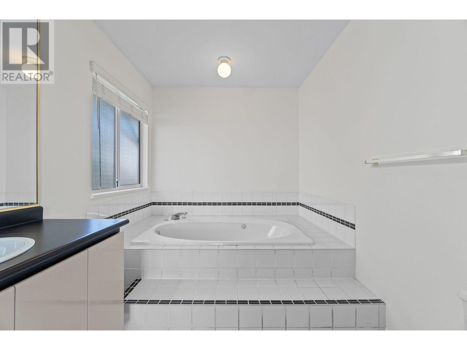 5275 Mckee Street, Burnaby, British Columbia  V5J 2T7 - Photo 31 - R3032220