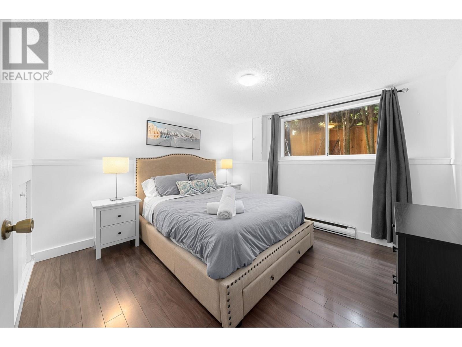 530 W 14th Street, North Vancouver, British Columbia  V7M 1P9 - Photo 30 - R3032257