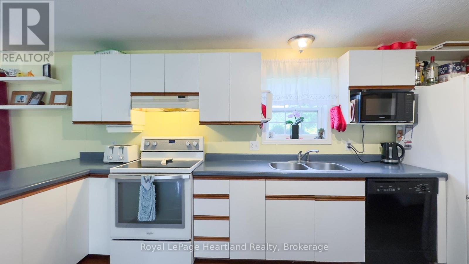 240 Hickory Lane, Perth East, Ontario  N5A 6S6 - Photo 24 - X12316144