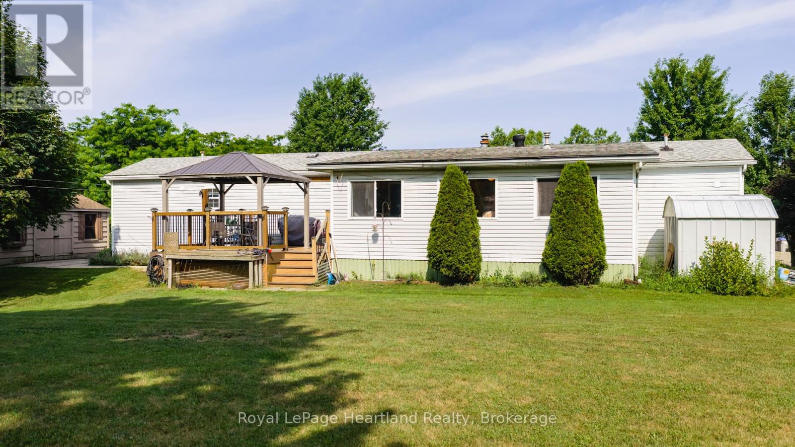 240 Hickory Lane, Perth East, Ontario  N5A 6S6 - Photo 6 - X12316144