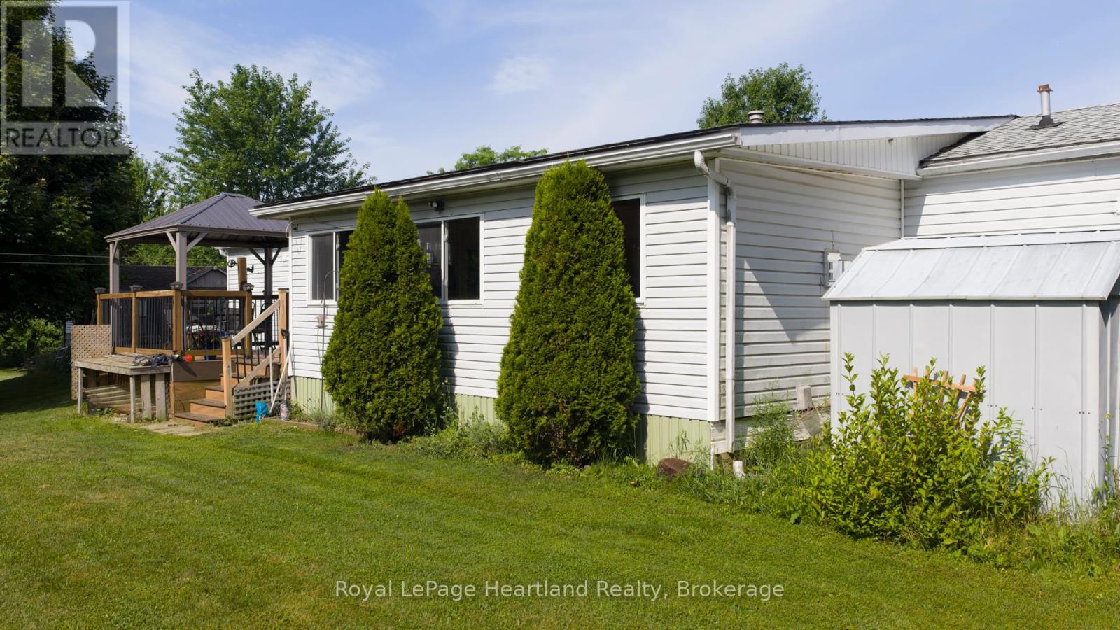 240 Hickory Lane, Perth East, Ontario  N5A 6S6 - Photo 7 - X12316144