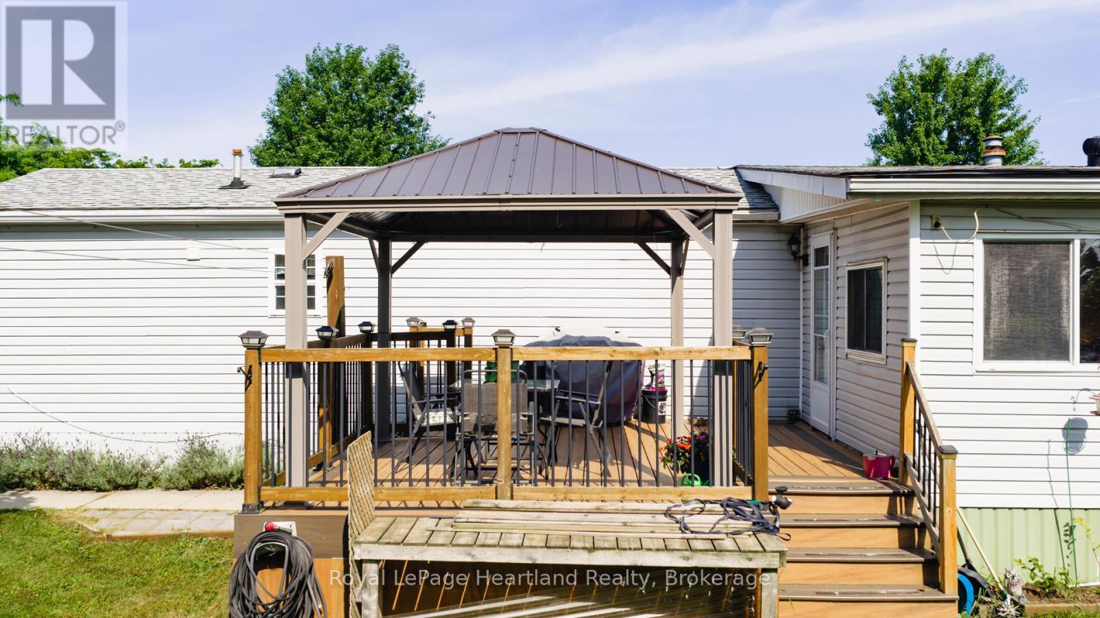 240 Hickory Lane, Perth East, Ontario  N5A 6S6 - Photo 9 - X12316144