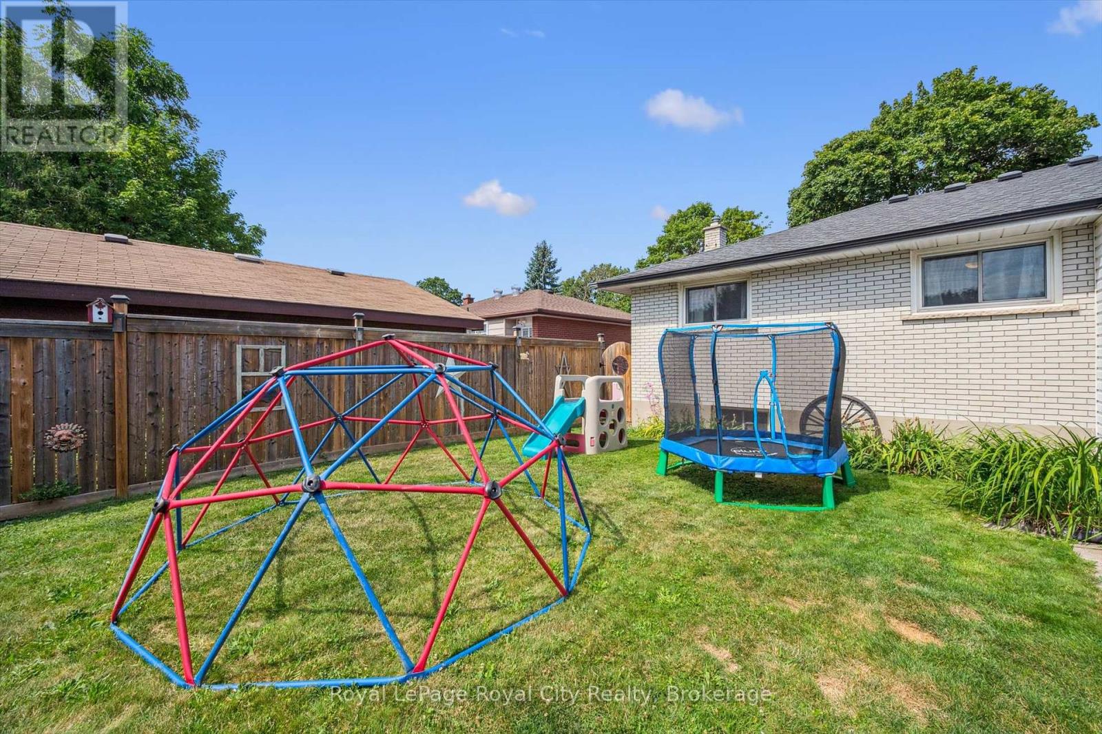 24 Julia Drive, Guelph, Ontario  N1H 5W1 - Photo 35 - X12316157