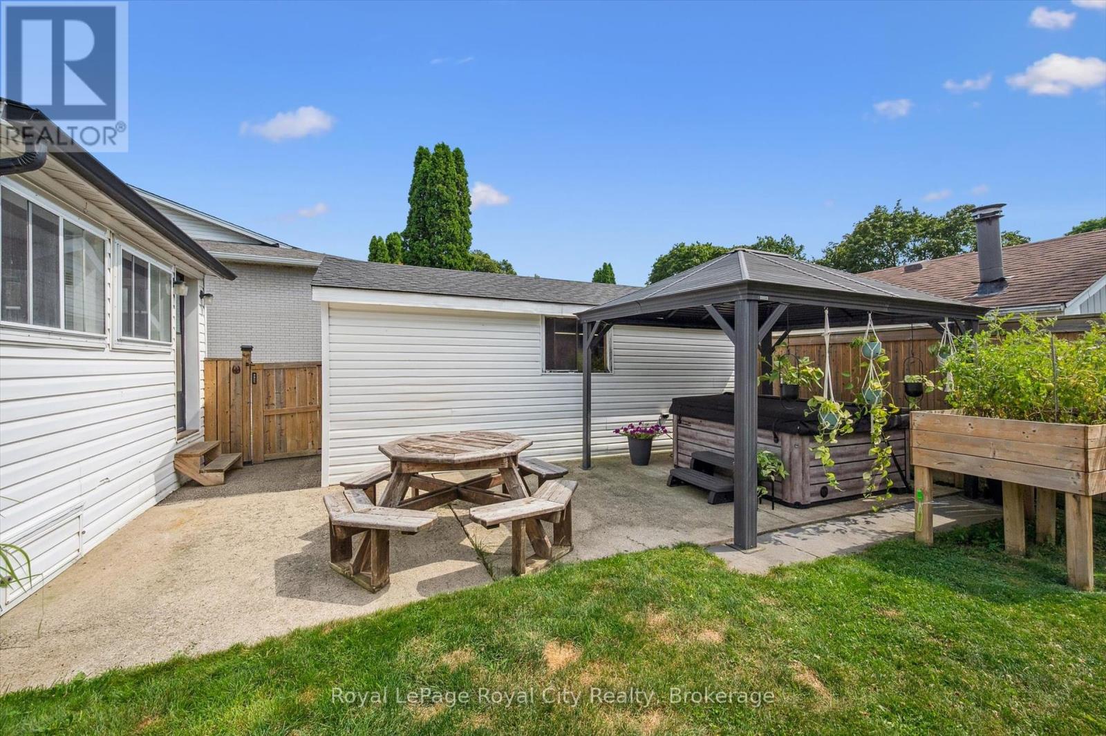 24 Julia Drive, Guelph, Ontario  N1H 5W1 - Photo 39 - X12316157