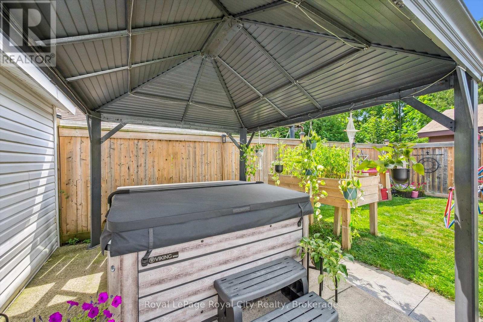 24 Julia Drive, Guelph, Ontario  N1H 5W1 - Photo 40 - X12316157