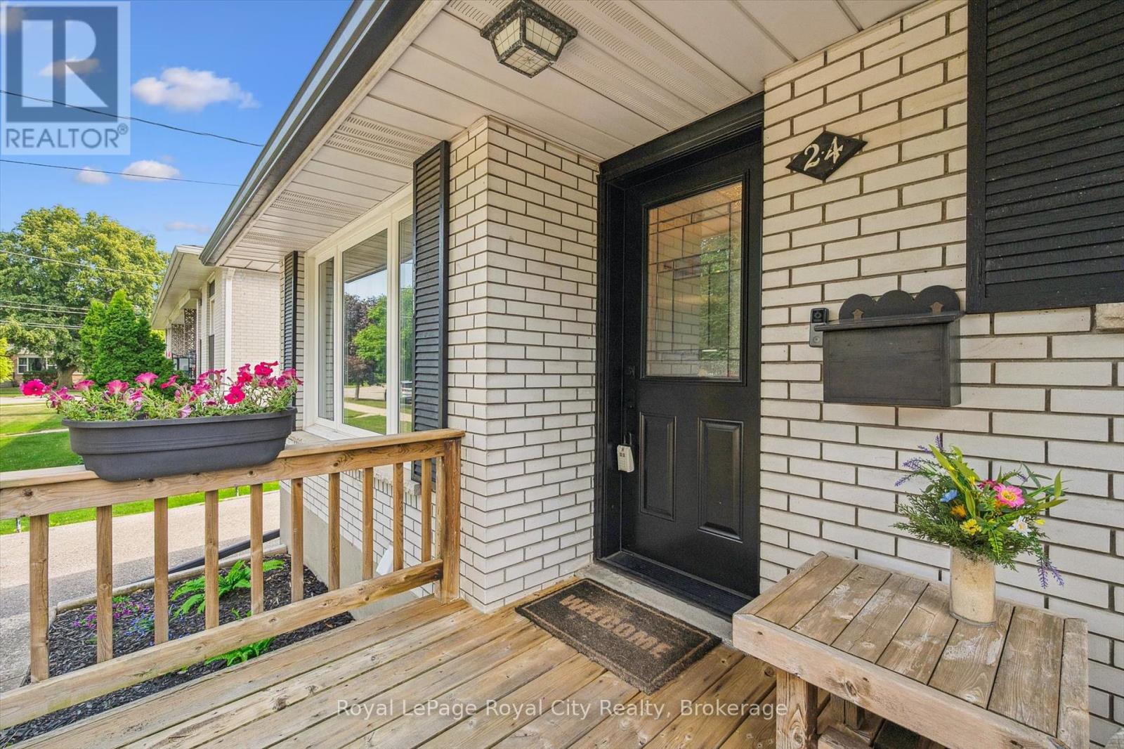 24 Julia Drive, Guelph, Ontario  N1H 5W1 - Photo 6 - X12316157