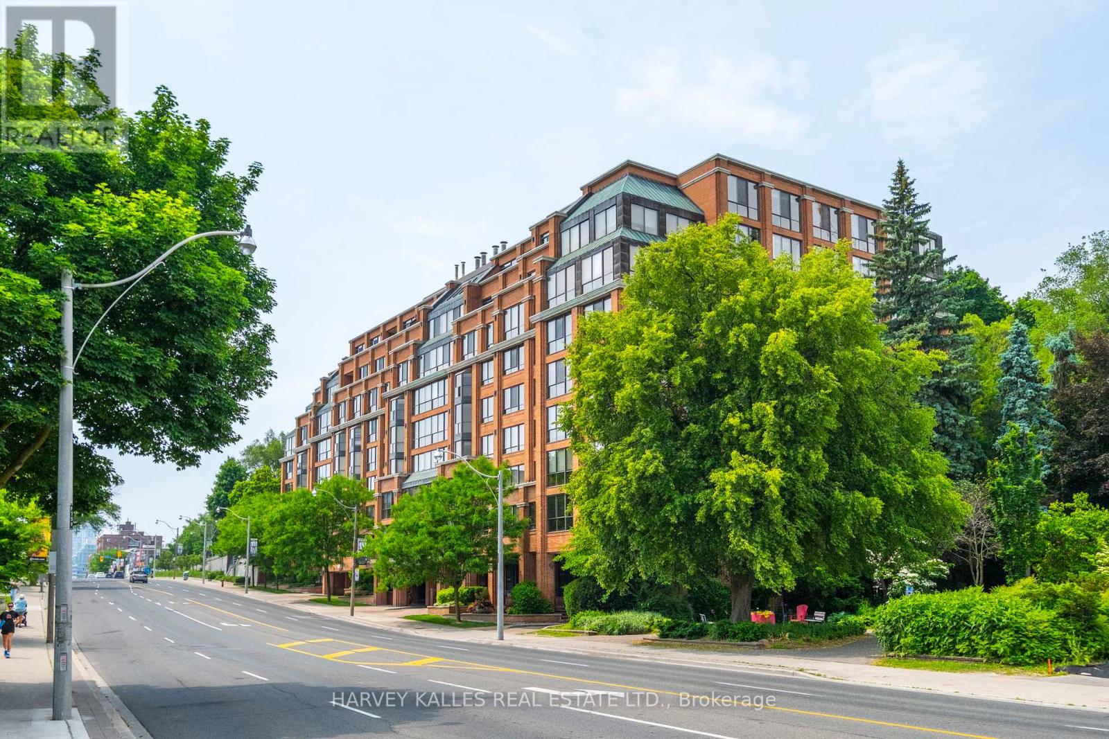 Property at 702 - 2900 YONGE STREET image 2