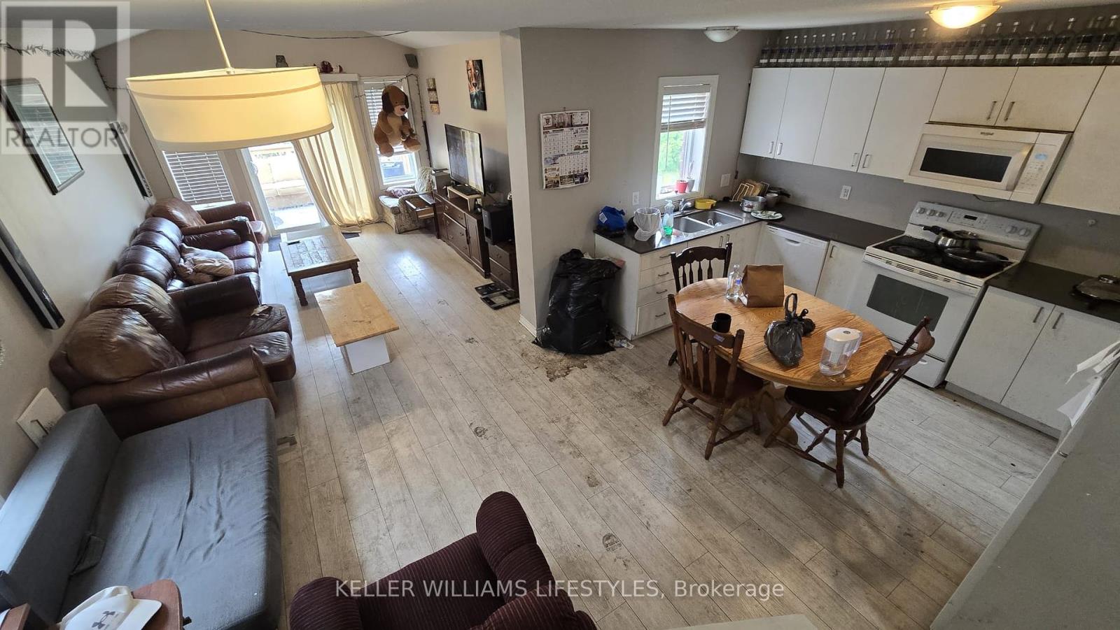 1301 Michael Circle, London East, Ontario  N5V 0B8 - Photo 3 - X12316214