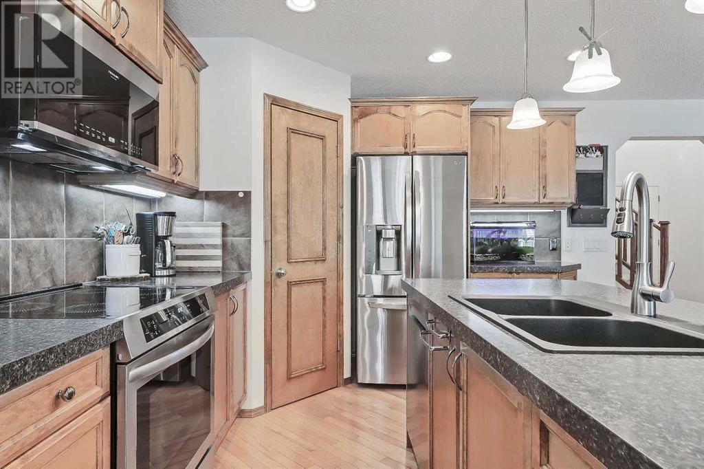 Property at 921 Cranston Drive SE image 5