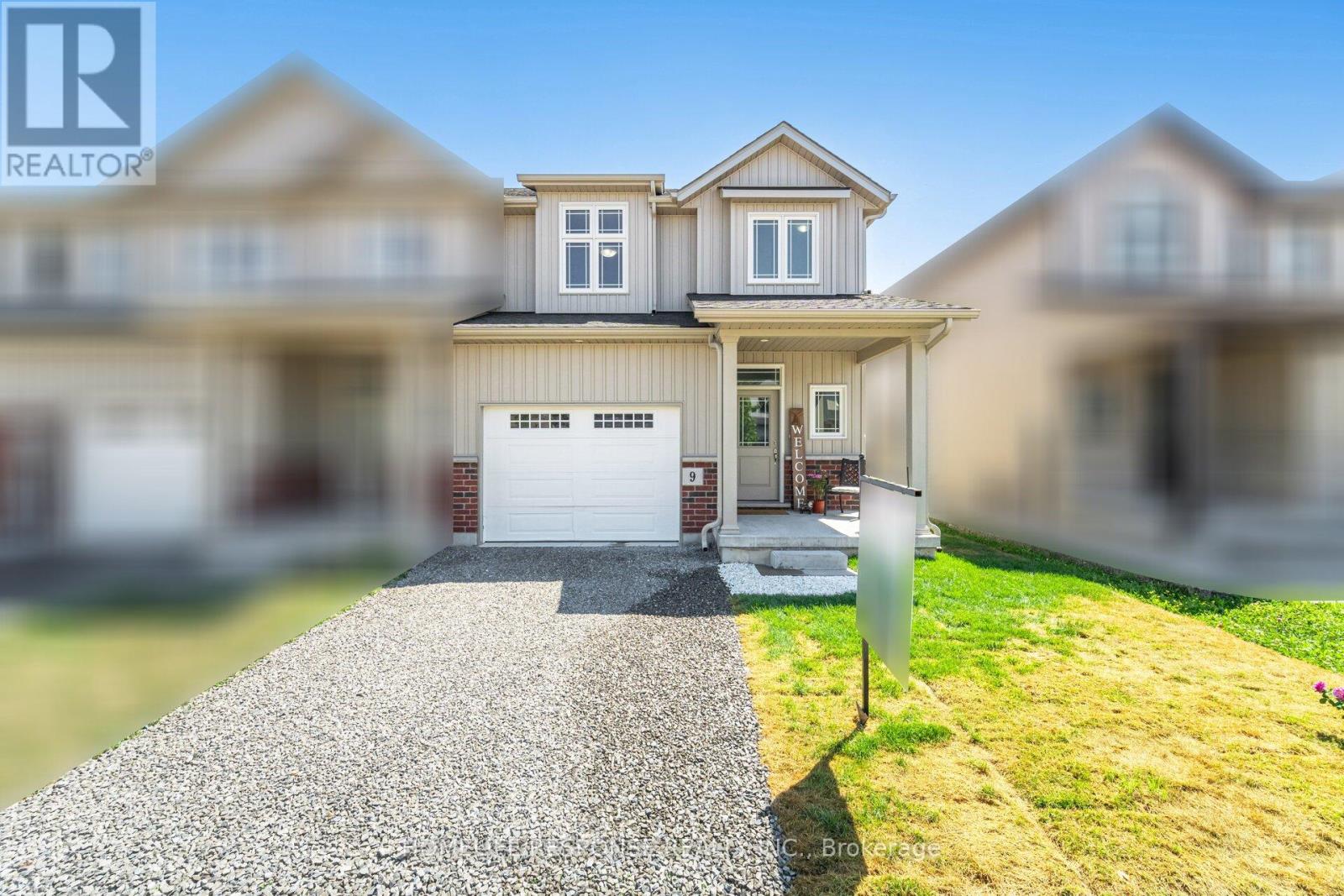 9 Bowman Crescent, Thorold, Ontario L2V 0G3 - Photo 2 - X12316167