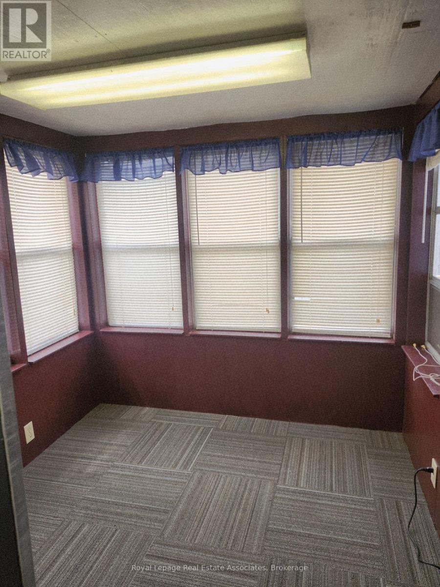 4407 Timothy Lane, Lincoln (Beamsville), Ontario  L0R 1B1 - Photo 10 - X12283519