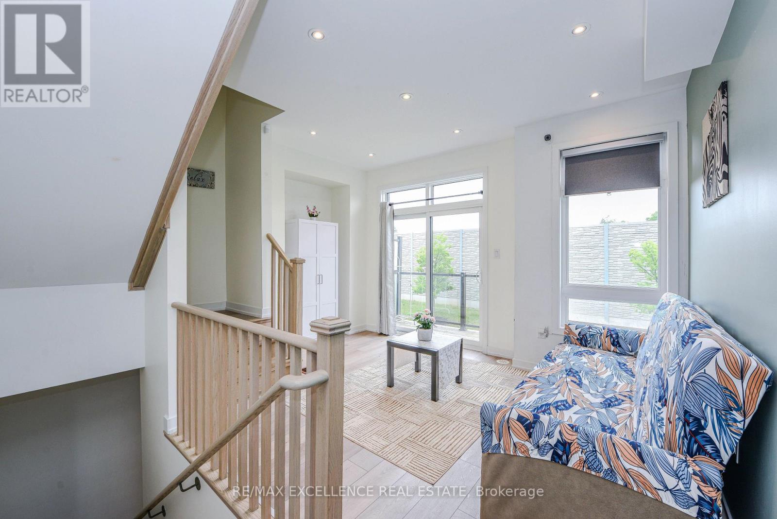 Property at 118 DALHOUSIE STREET N image 4