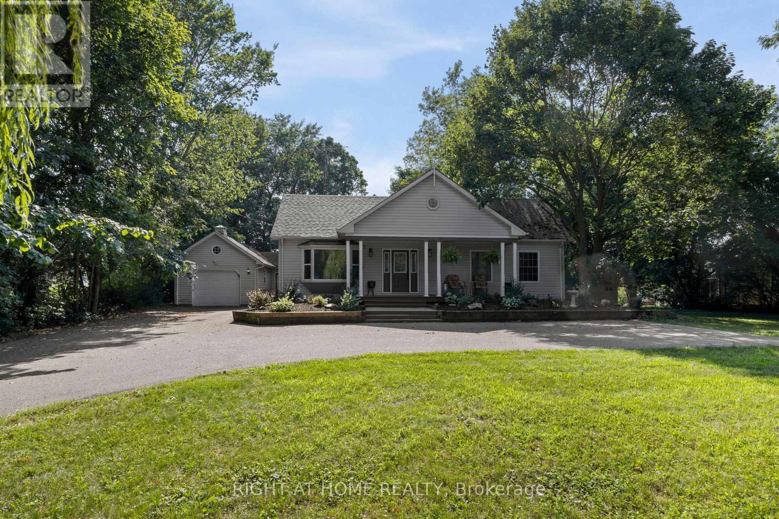 Property at 1086 SOMERVILLE STREET W image 1