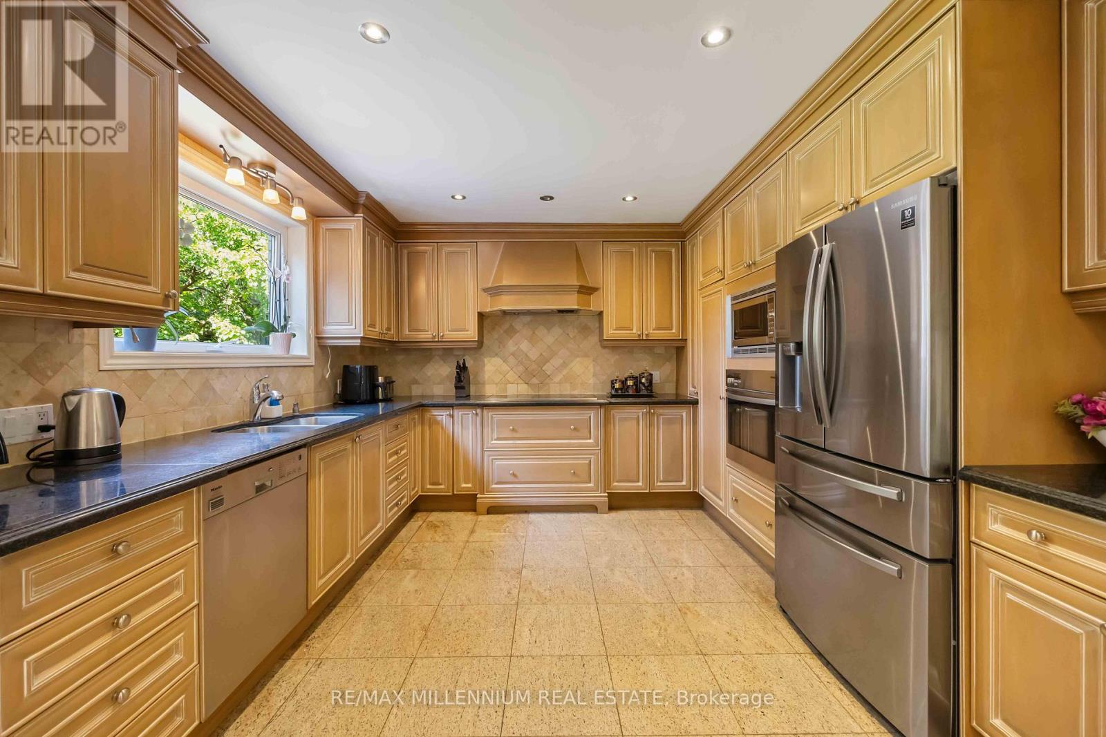 22 Richdale Court, Toronto, Ontario  M9B 5Y9 - Photo 15 - W12316224