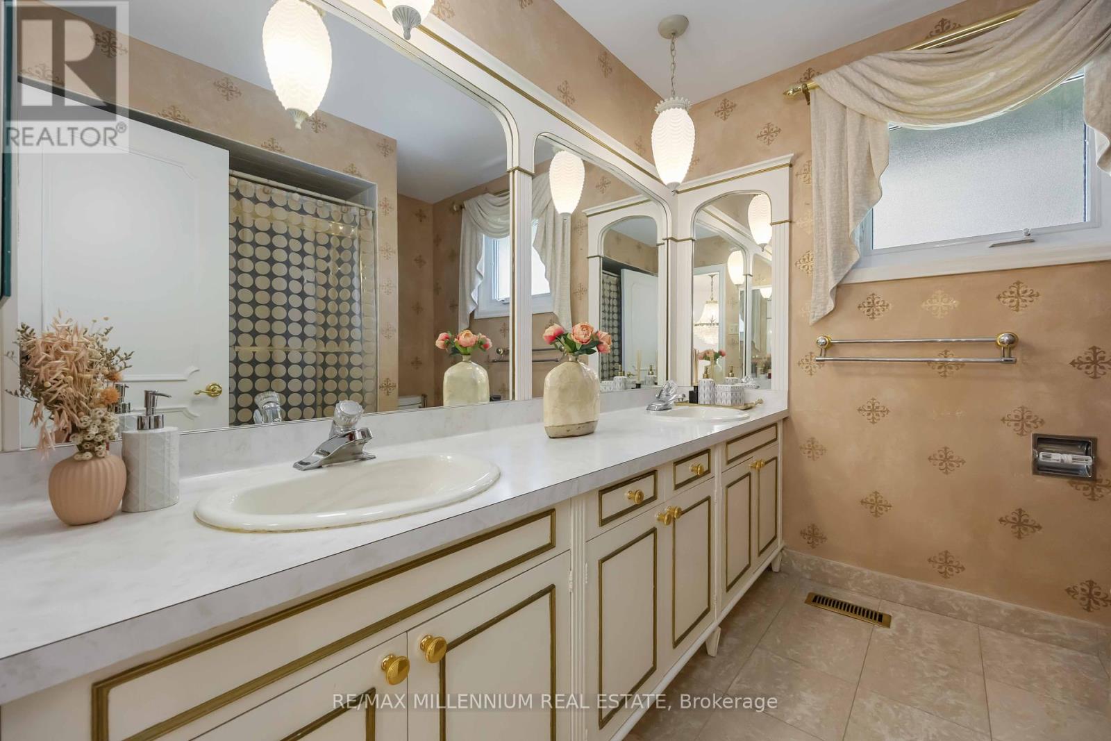 22 Richdale Court, Toronto, Ontario  M9B 5Y9 - Photo 20 - W12316224