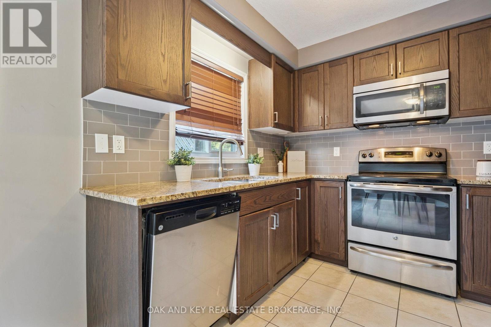 11 - 750 Lawrence Street, Cambridge, Ontario  N3H 0A9 - Photo 12 - X12316235