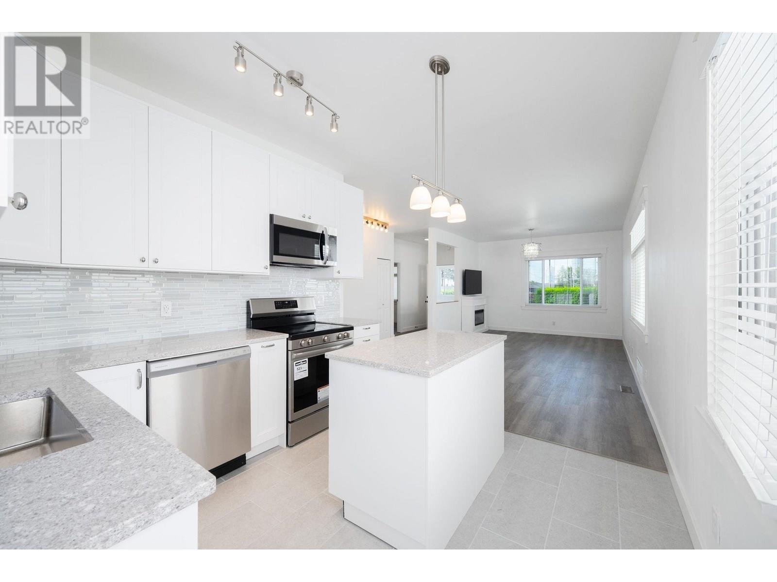 7696 Davies Street, Burnaby, British Columbia  V3N 3H4 - Photo 11 - R3032311