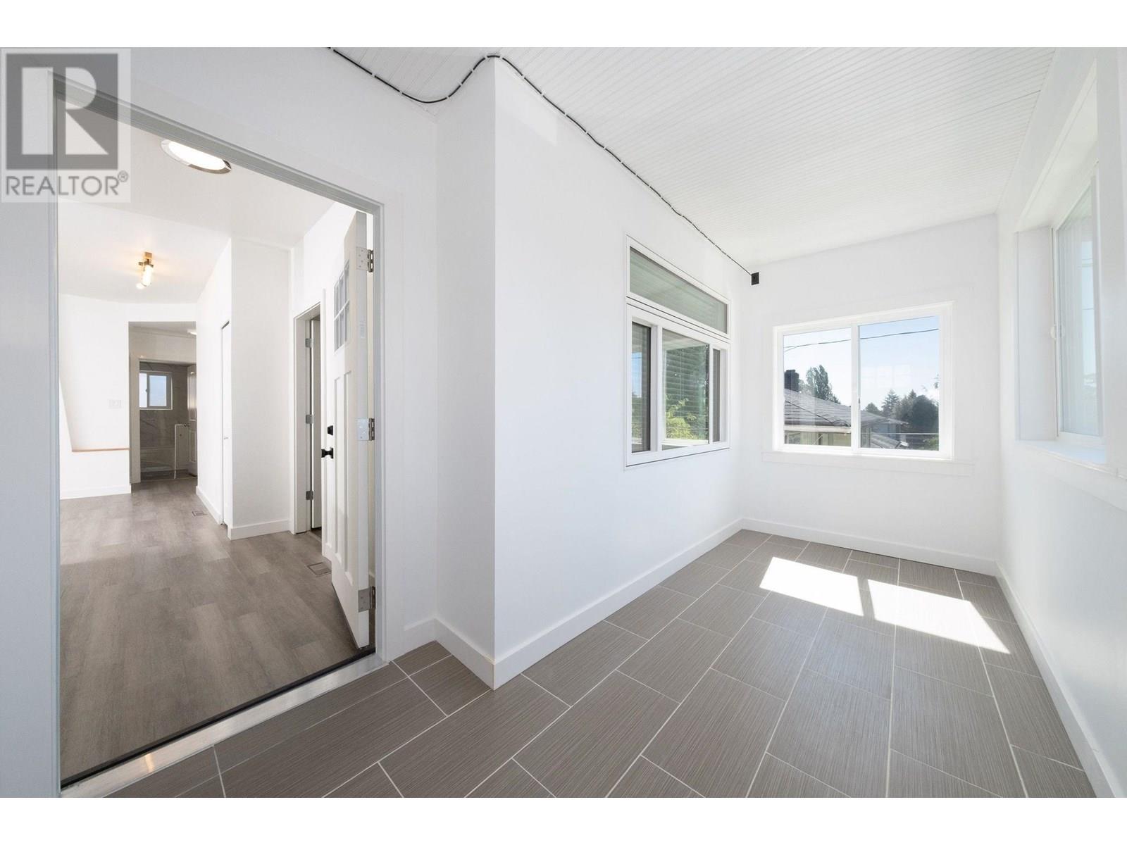 7696 Davies Street, Burnaby, British Columbia  V3N 3H4 - Photo 3 - R3032311
