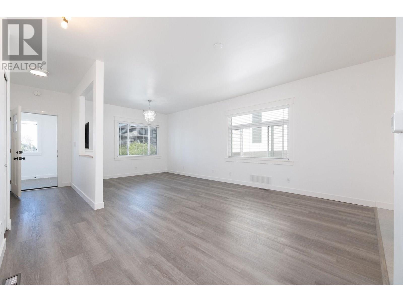 7696 Davies Street, Burnaby, British Columbia  V3N 3H4 - Photo 7 - R3032311