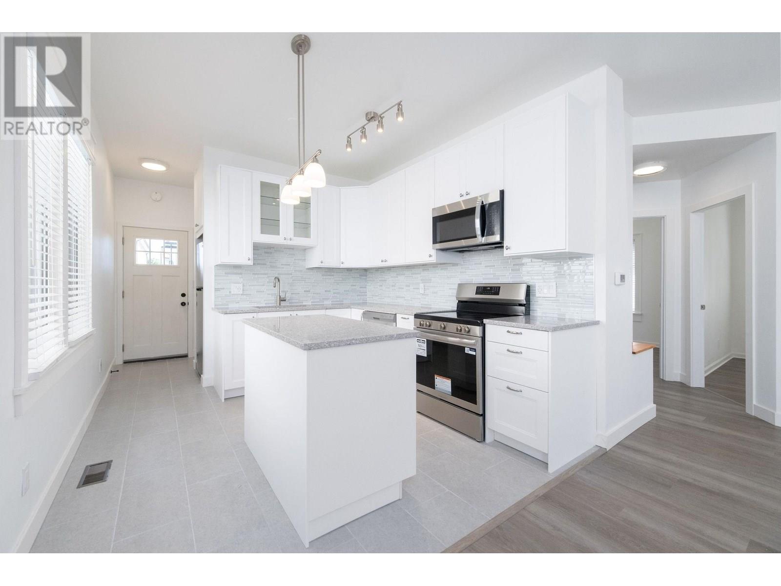 7696 Davies Street, Burnaby, British Columbia  V3N 3H4 - Photo 8 - R3032311